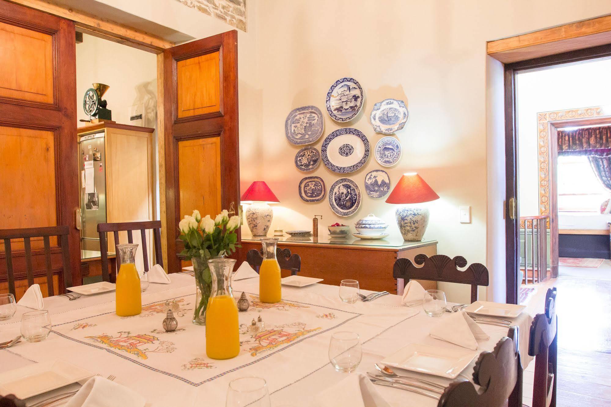 קייפטאון Dutch Manor Antique Hotel מראה חיצוני תמונה
