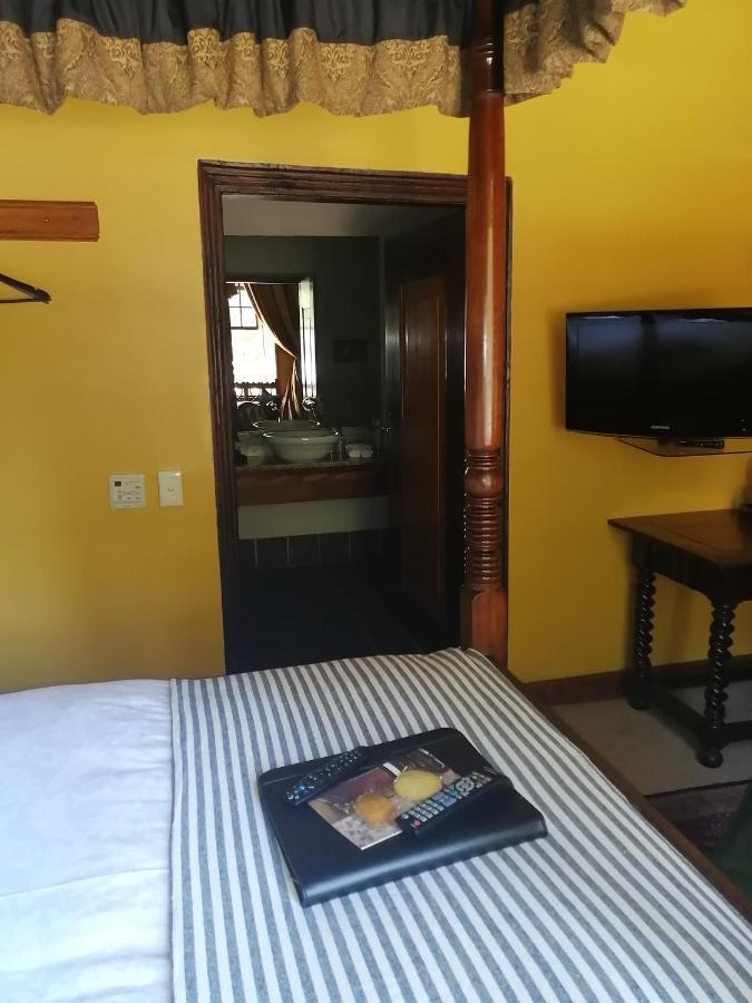 קייפטאון Dutch Manor Antique Hotel מראה חיצוני תמונה